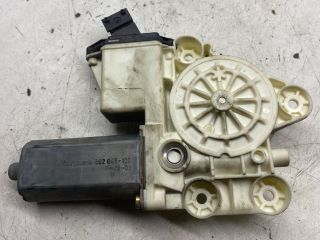 bontott TOYOTA COROLLA Jobb hátsó Ablakemelő Motor