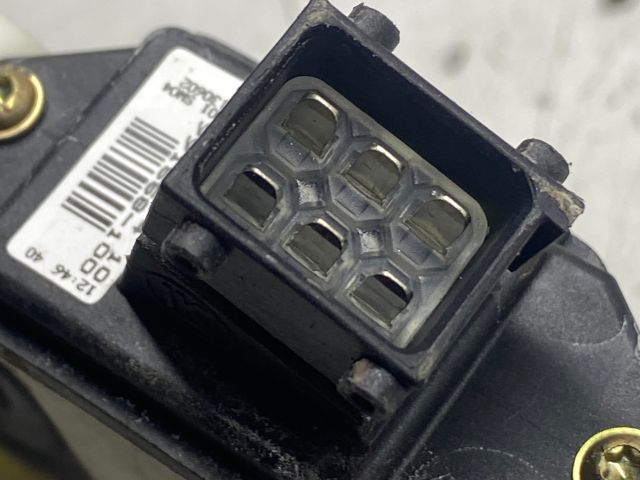 bontott TOYOTA COROLLA Jobb hátsó Ablakemelő Motor