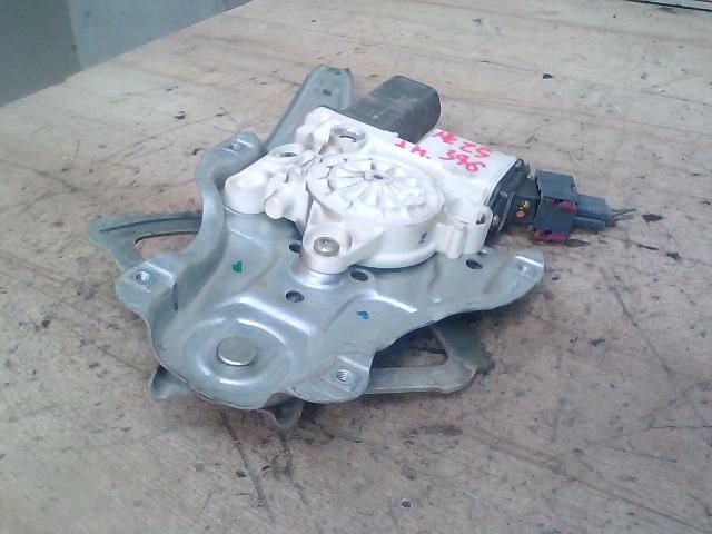 bontott TOYOTA COROLLA Jobb hátsó Ablakemelő Szerkezet (Elektromos)