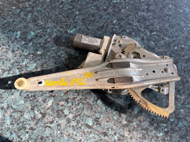 bontott TOYOTA COROLLA Jobb hátsó Ablakemelő Szerkezet (Elektromos)