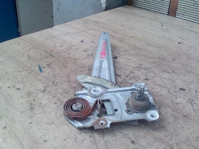 bontott TOYOTA COROLLA Jobb hátsó Ablakemelő Szerkezet (Mechanikus)