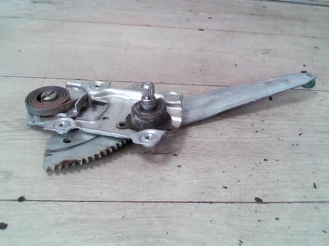 bontott TOYOTA COROLLA Jobb hátsó Ablakemelő Szerkezet (Mechanikus)