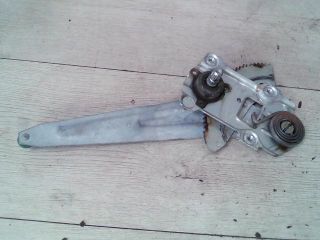 bontott TOYOTA COROLLA Jobb hátsó Ablakemelő Szerkezet (Mechanikus)