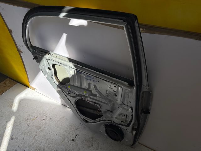 bontott TOYOTA COROLLA Jobb hátsó Ajtó (Üres lemez)