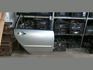 bontott TOYOTA COROLLA Jobb hátsó Ajtó (Üres lemez)
