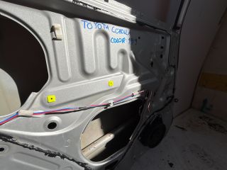 bontott TOYOTA COROLLA Jobb hátsó Ajtó (Üres lemez)