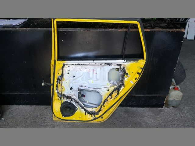 bontott TOYOTA COROLLA Jobb hátsó Ajtó (Üres lemez)