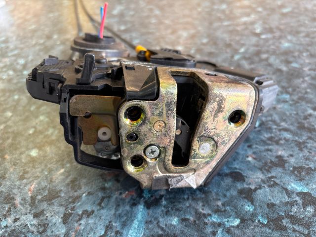 bontott TOYOTA COROLLA Jobb hátsó Ajtózár