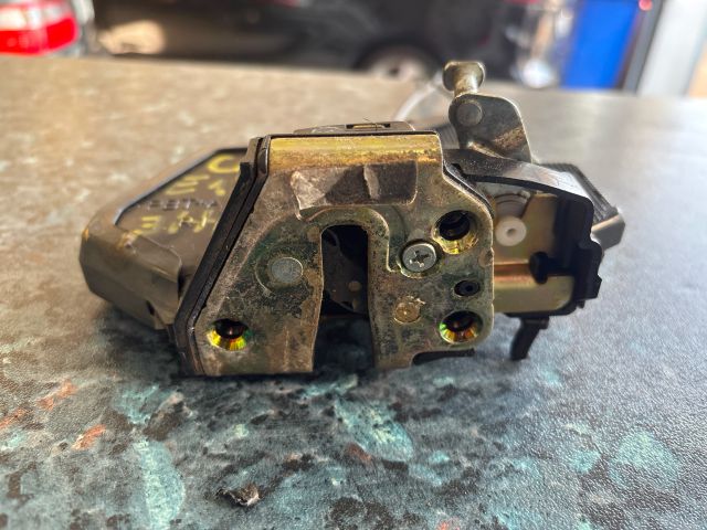 bontott TOYOTA COROLLA Jobb hátsó Ajtózár