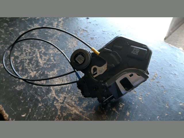 bontott TOYOTA COROLLA Jobb hátsó Ajtózár