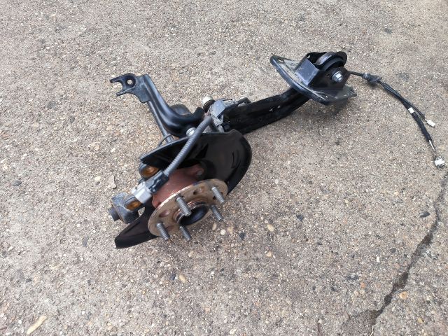 bontott TOYOTA COROLLA Jobb hátsó Alsó Lengőkar