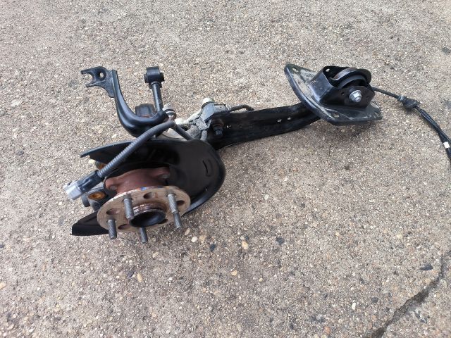 bontott TOYOTA COROLLA Jobb hátsó Alsó Lengőkar