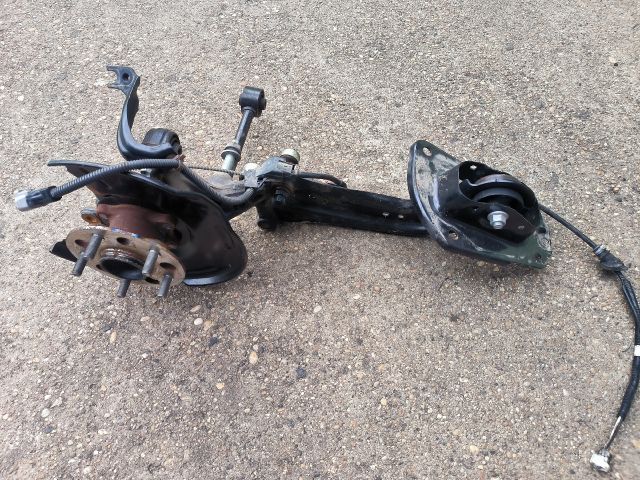 bontott TOYOTA COROLLA Jobb hátsó Alsó Lengőkar