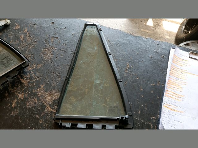 bontott TOYOTA COROLLA Jobb hátsó Fixüveg (Ajtóban)