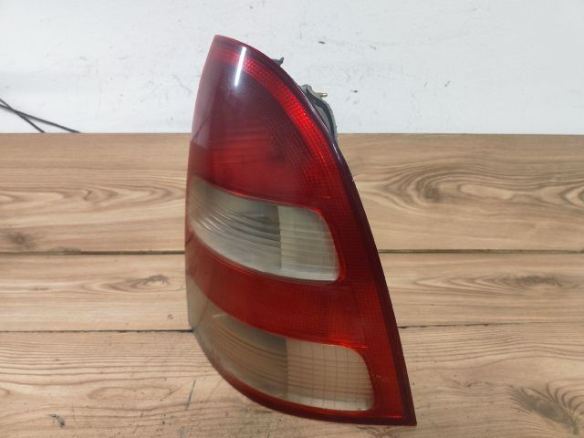 bontott TOYOTA COROLLA Jobb Hátsó Lámpa