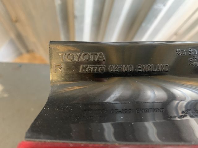 bontott TOYOTA COROLLA Jobb Hátsó Lámpa