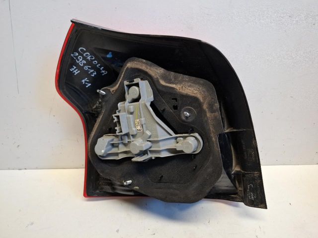 bontott TOYOTA COROLLA Jobb Hátsó Lámpa