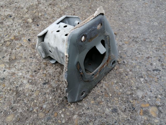 bontott TOYOTA COROLLA Jobb hátsó Lökhárító Merevítő (Fém)