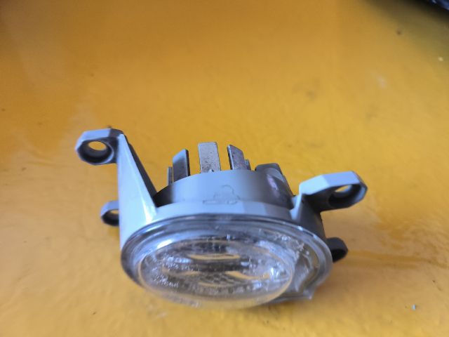 bontott TOYOTA COROLLA Jobb Ködfényszóró