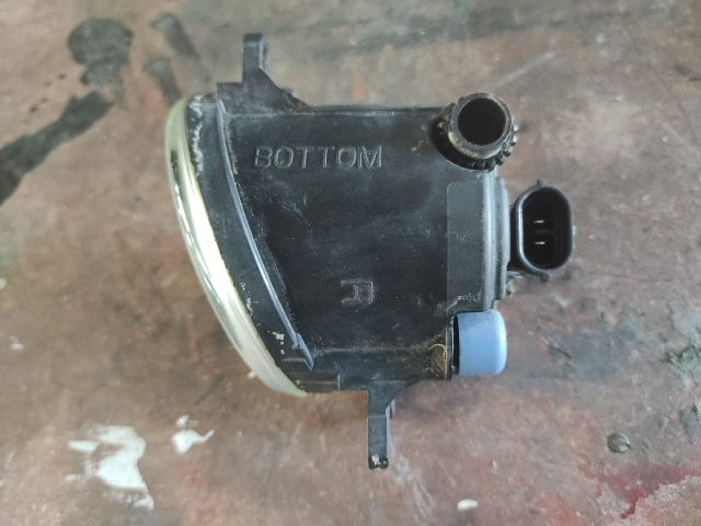 bontott TOYOTA COROLLA Jobb Ködfényszóró