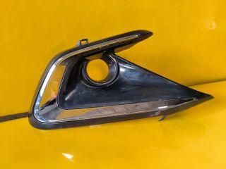 bontott TOYOTA COROLLA Jobb Ködlámpa Rács