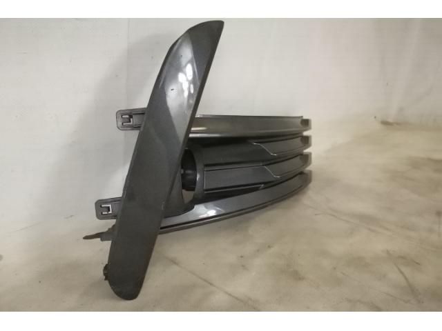 bontott TOYOTA COROLLA Jobb Ködlámpa Rács