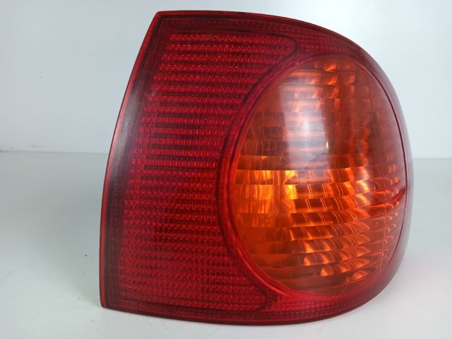 bontott TOYOTA COROLLA Jobb Külső Hátsó Lámpa