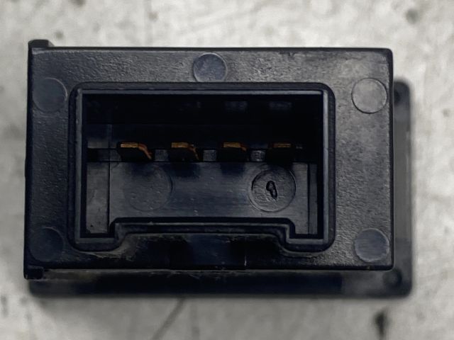 bontott TOYOTA COROLLA Kapcsoló (Magában)