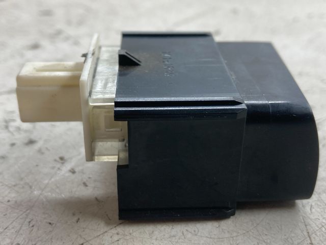 bontott TOYOTA COROLLA Kapcsoló (Magában)