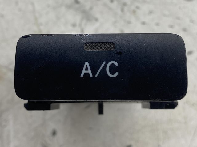 bontott TOYOTA COROLLA Kipörgésgátló Kapcsoló