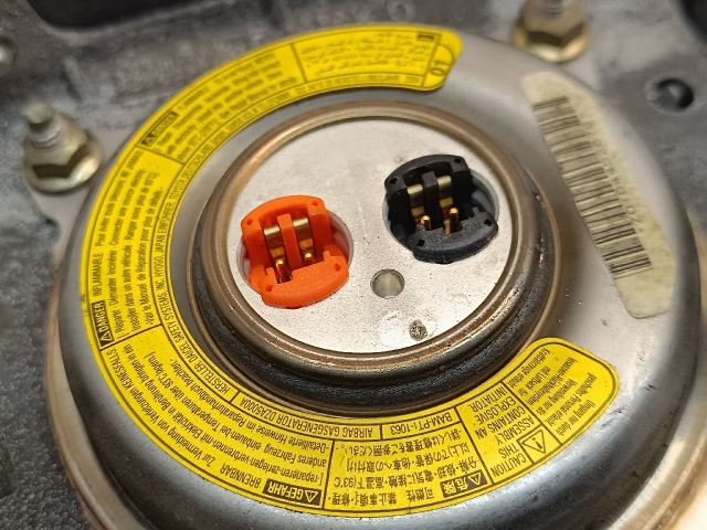 bontott TOYOTA COROLLA Kormánylégzsák