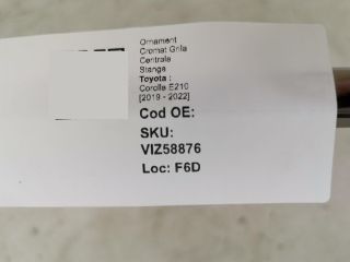 bontott TOYOTA COROLLA Középső Műszerfal Díszléc