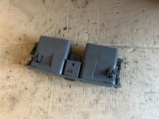 bontott TOYOTA COROLLA Középső Szellőző