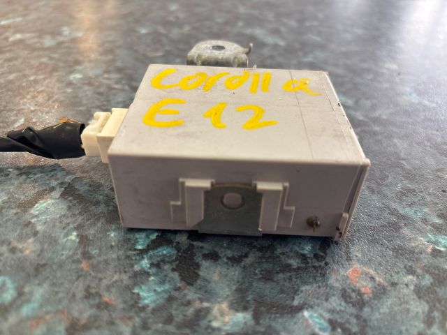 bontott TOYOTA COROLLA Központizár Elektronika