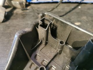 bontott TOYOTA COROLLA Lábtámasz Burkolat