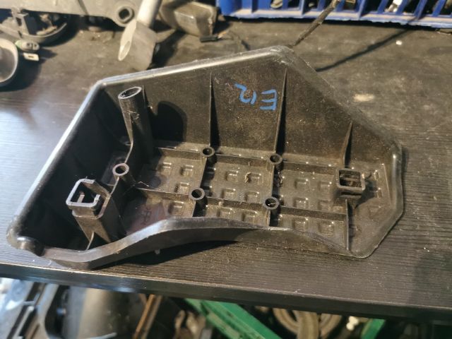 bontott TOYOTA COROLLA Lábtámasz Burkolat