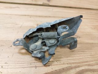 bontott TOYOTA COROLLA Motorháztető Zárszerkezet