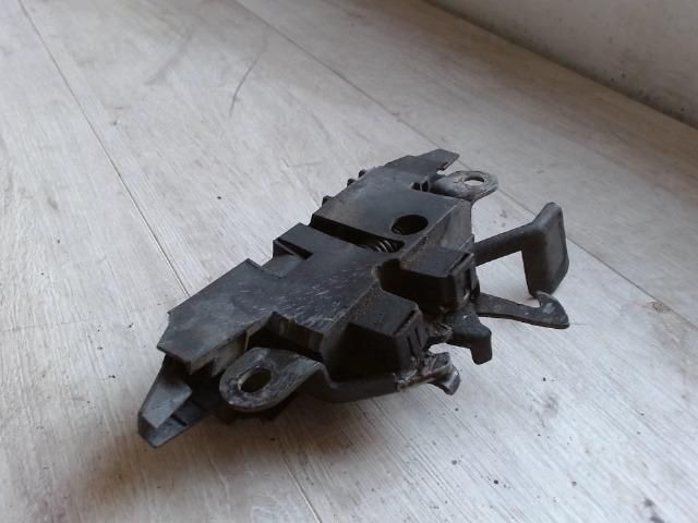 bontott TOYOTA COROLLA Motorháztető Zárszerkezet