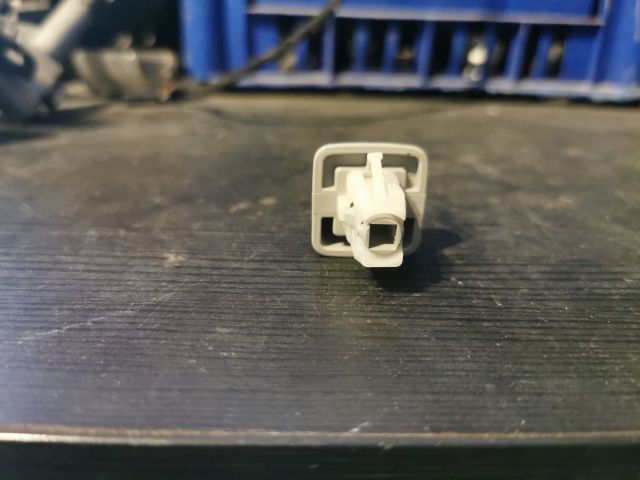 bontott TOYOTA COROLLA Napellenző Tartó (Pozíciófüggetlen)