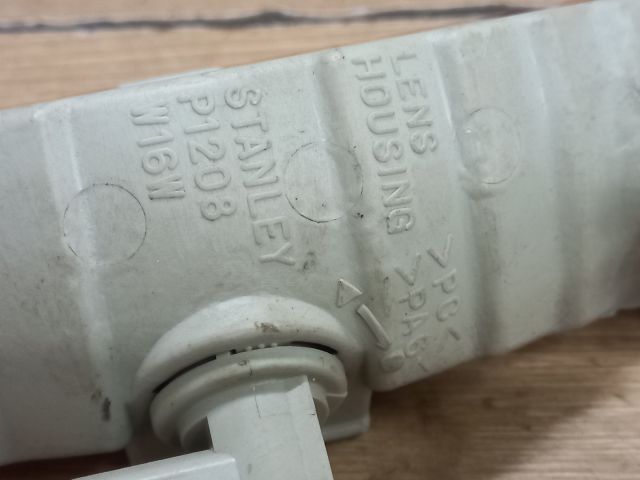 bontott TOYOTA COROLLA Pótféklámpa