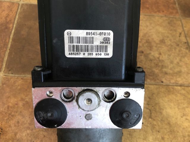 bontott TOYOTA COROLLA VERSO ABS Kocka