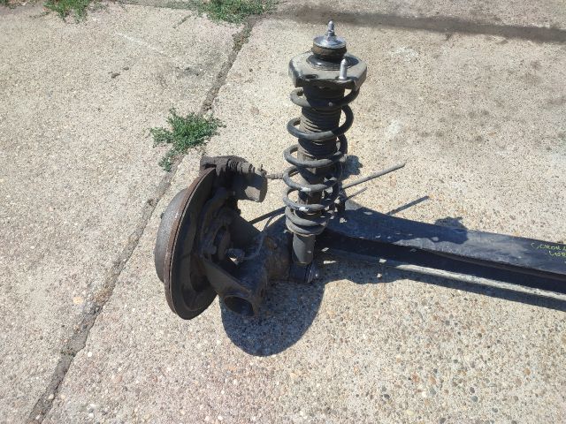 bontott TOYOTA COROLLA VERSO Bal hátsó Lengéscsillapító