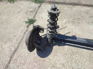 bontott TOYOTA COROLLA VERSO Bal hátsó Lengéscsillapító