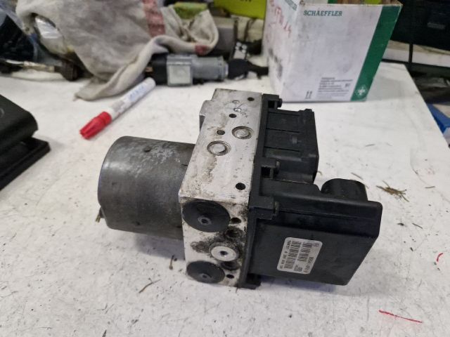 bontott TOYOTA COROLLA VERSO ABS Kocka