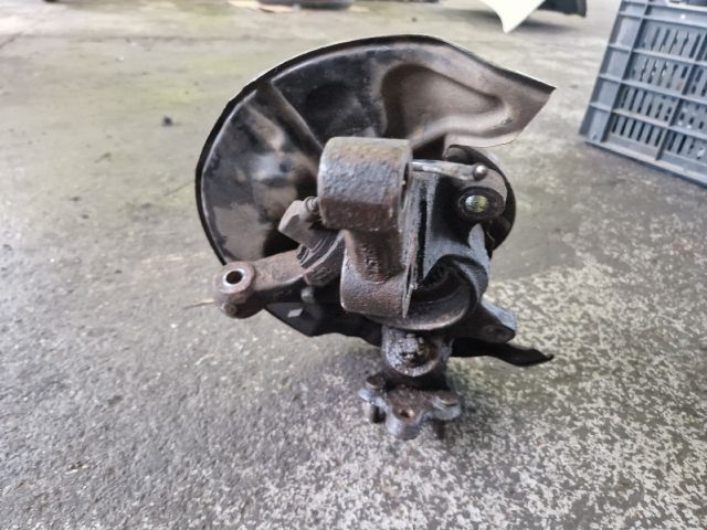 bontott TOYOTA COROLLA VERSO Bal első Csonkállvány Kerékaggyal