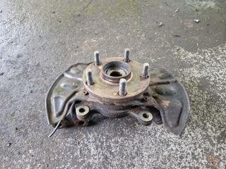 bontott TOYOTA COROLLA VERSO Bal első Csonkállvány Kerékaggyal