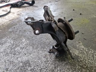 bontott TOYOTA COROLLA VERSO Bal első Csonkállvány Kerékaggyal