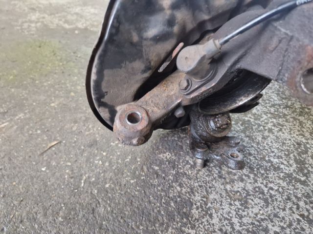 bontott TOYOTA COROLLA VERSO Bal első Csonkállvány Kerékaggyal