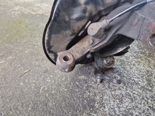 bontott TOYOTA COROLLA VERSO Bal első Csonkállvány Kerékaggyal