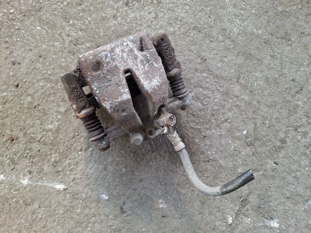 bontott TOYOTA COROLLA VERSO Bal hátsó Féknyereg Munkahengerrel